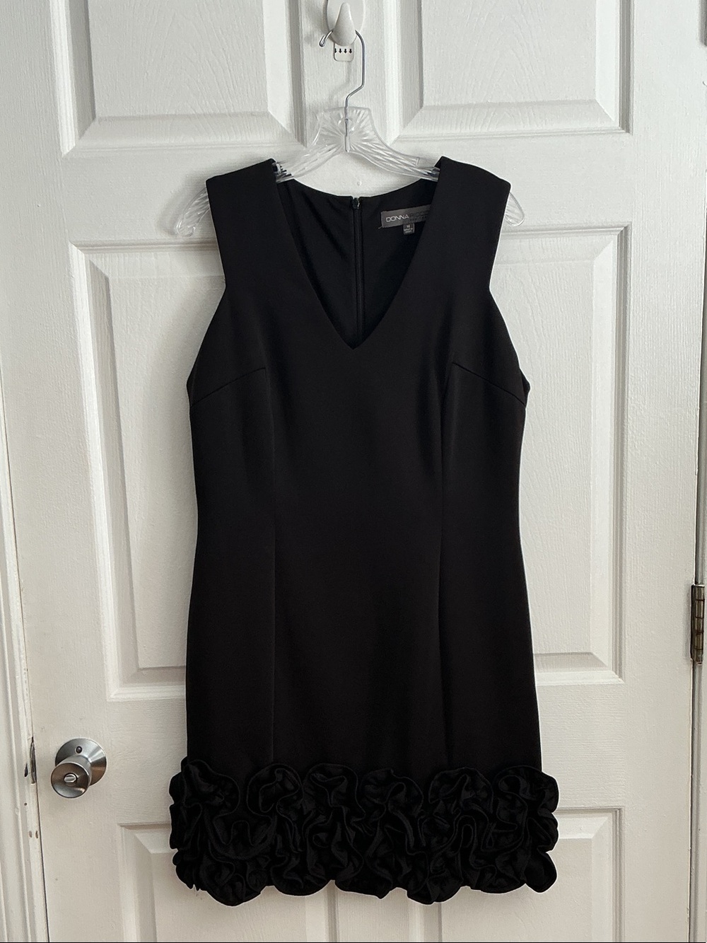 ⭐️⭐️. Donna  Ricco ⭐️⭐️  Black V-Neck Dress with Rosette Trim